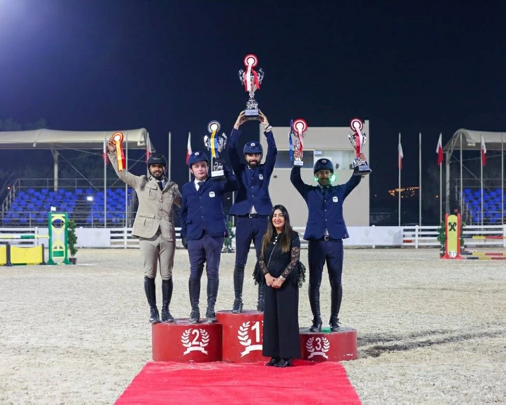 بداية قوية ومنافسات مثيرة وفرسان الداخلية يتألقون على منصات التتويج