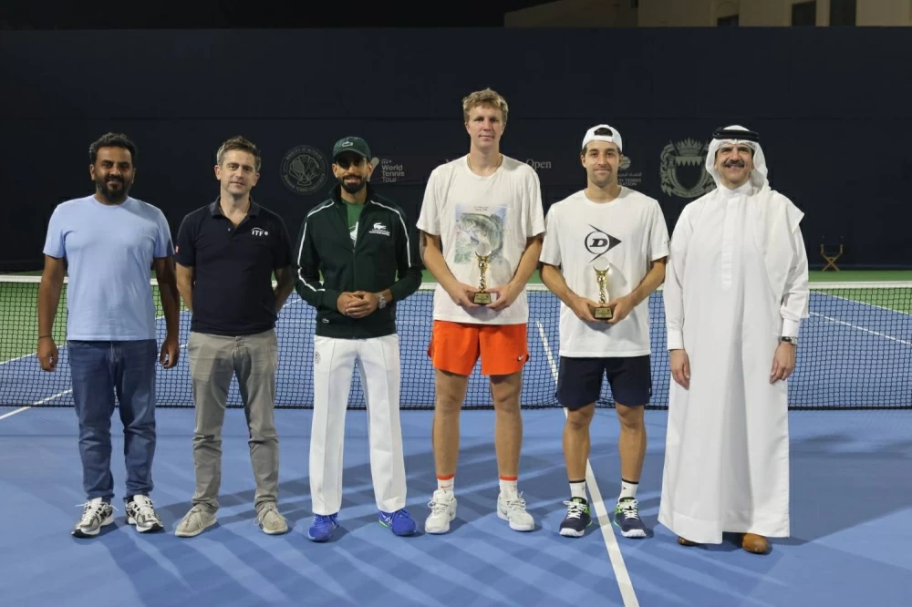 الألماني نينو إيرنشنايدر يتوج بطلاً لبطولة المنامة المفتوحة للتنس