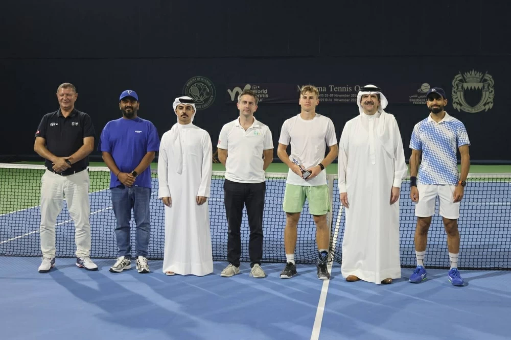الألماني نينو إيرنشنايدر يتوج بطلاً لبطولة المنامة المفتوحة للتنس