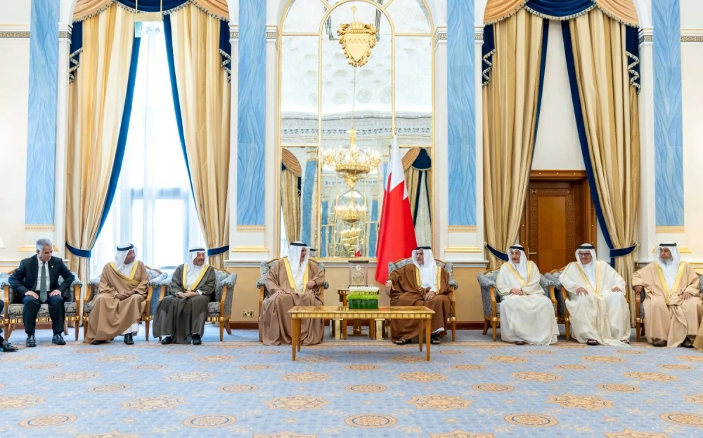 ولي العهد رئيس الوزراء يؤكد أهمية التعاون بين &laquo;التنفيذية&raquo; و&laquo;التشريعية&raquo; و&laquo;الخاص&raquo;