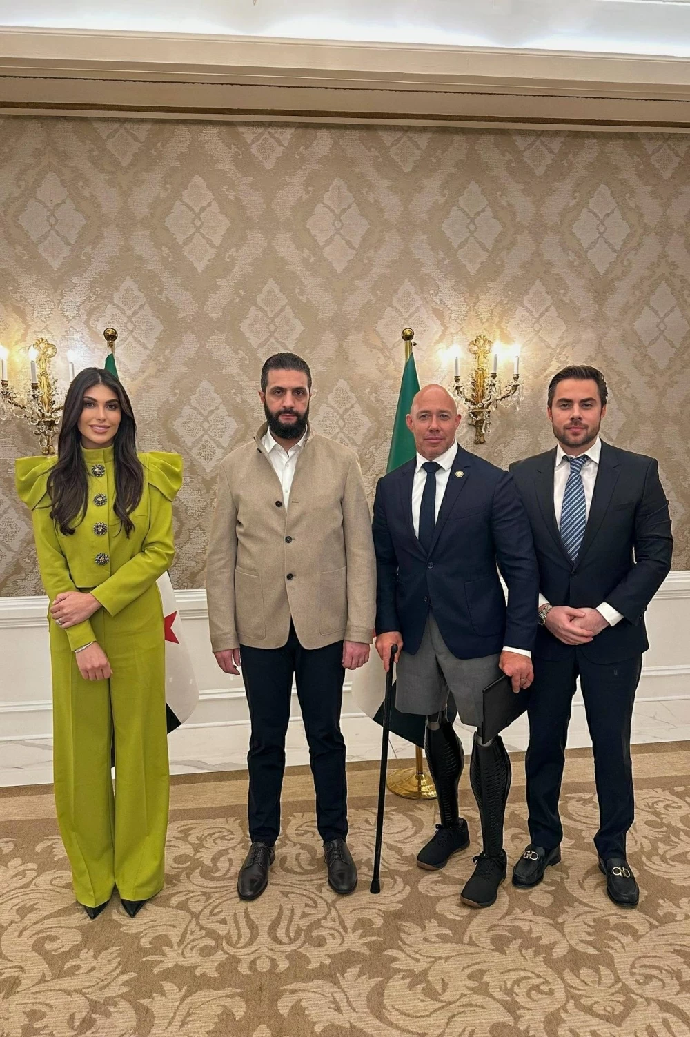 فقد رجليه في أفغانستان.. الشرع يجتمع مع أبرز معارضي إلغاء &laquo;قانون قيصر&raquo;