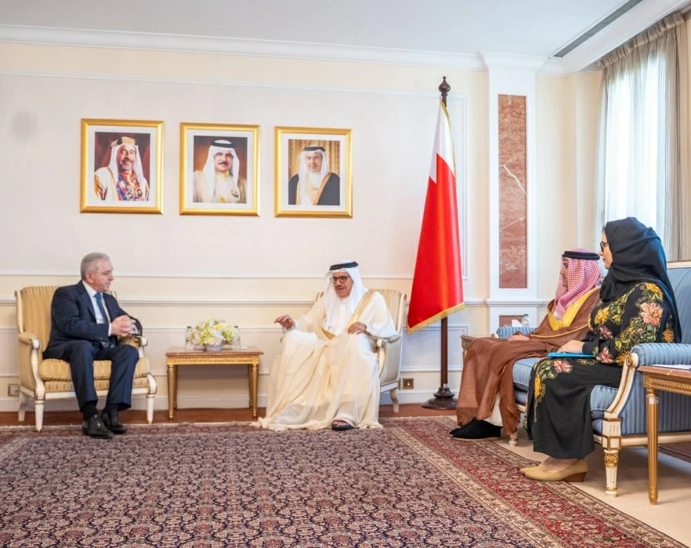 وزير الخارجية يستقبل سفير أذربيجان لدى البحرين والمقيم في الرياض بمناسبة انتهاء فترة عمله