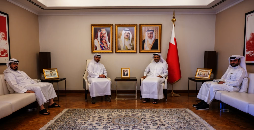 وزير الداخلية العماني يزور مجمع السجون المفتوحة