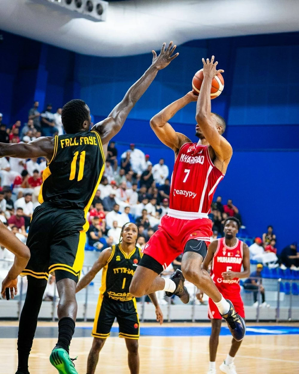 المحرق يتألق ويتعملق ويهزم سلة الاتحاد السعودي