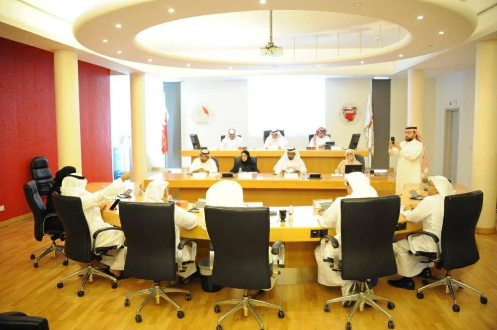 دلال المقهوي: ضرورة إرجاع ملفات الدائرة الثانية لمركز المحرق الصحي