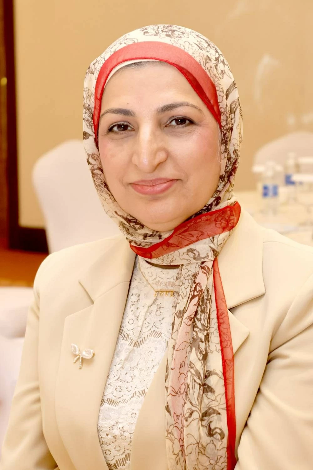 فاطمة أحمد أول إمرأة تترأس مجلس إدارة جمعية مكاتب السفر والسياحة البحرينية