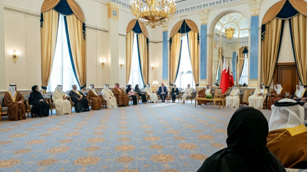 ولي العهد رئيس الوزراء يلتقي عدداً من وكلاء الوزارات والوكلاء المساعدين المعينين حديثاً