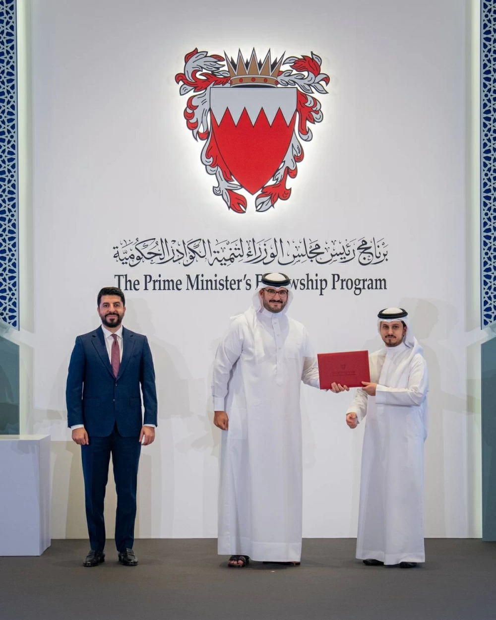 وزير ديوان رئيس الوزراء: الكوادر الوطنية أساس التطوير والتنمية والاستثمار فيهم وخلق الفرص أمامهم استثمار بالمستقبل