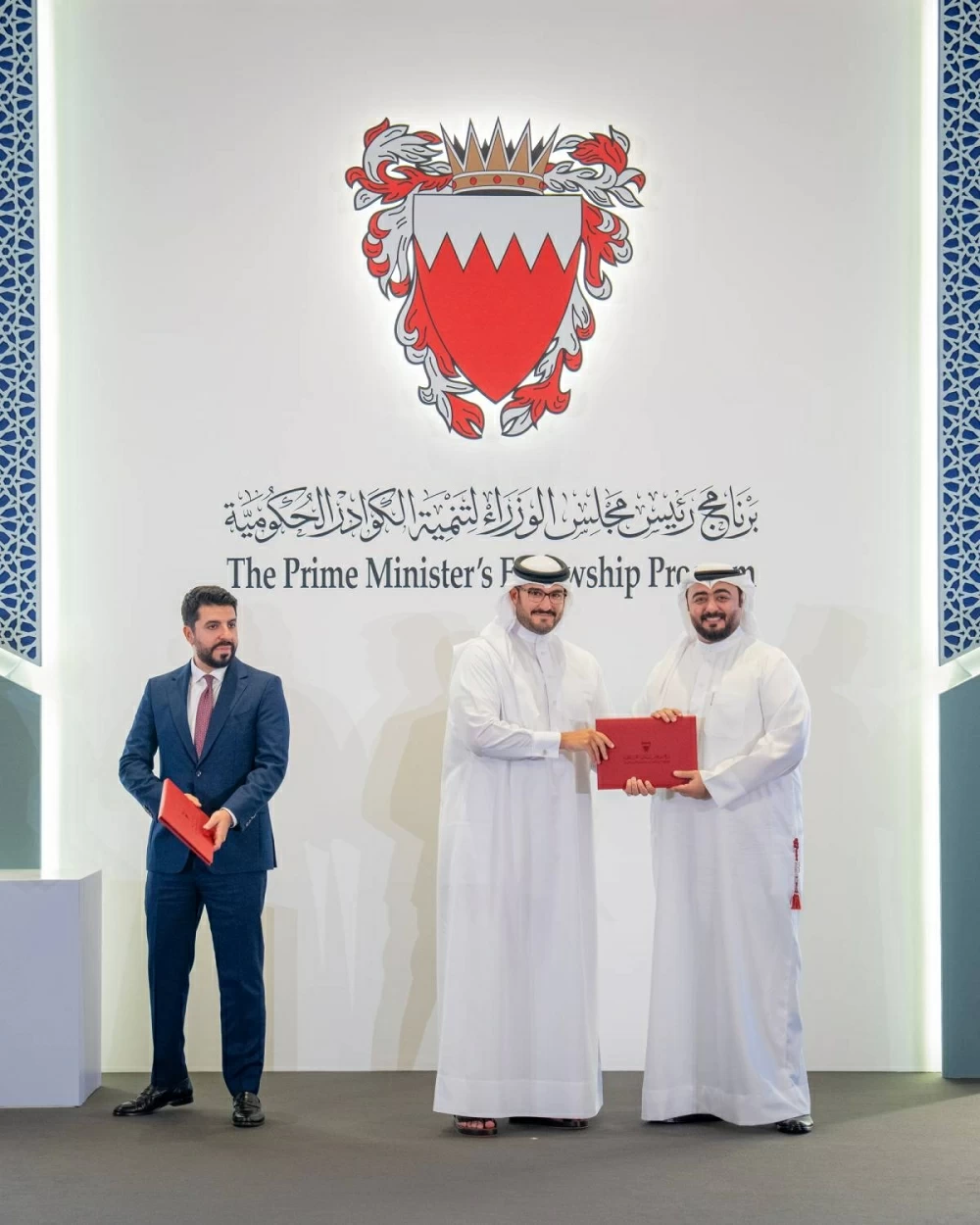 وزير ديوان رئيس الوزراء: الكوادر الوطنية أساس التطوير والتنمية والاستثمار فيهم وخلق الفرص أمامهم استثمار بالمستقبل