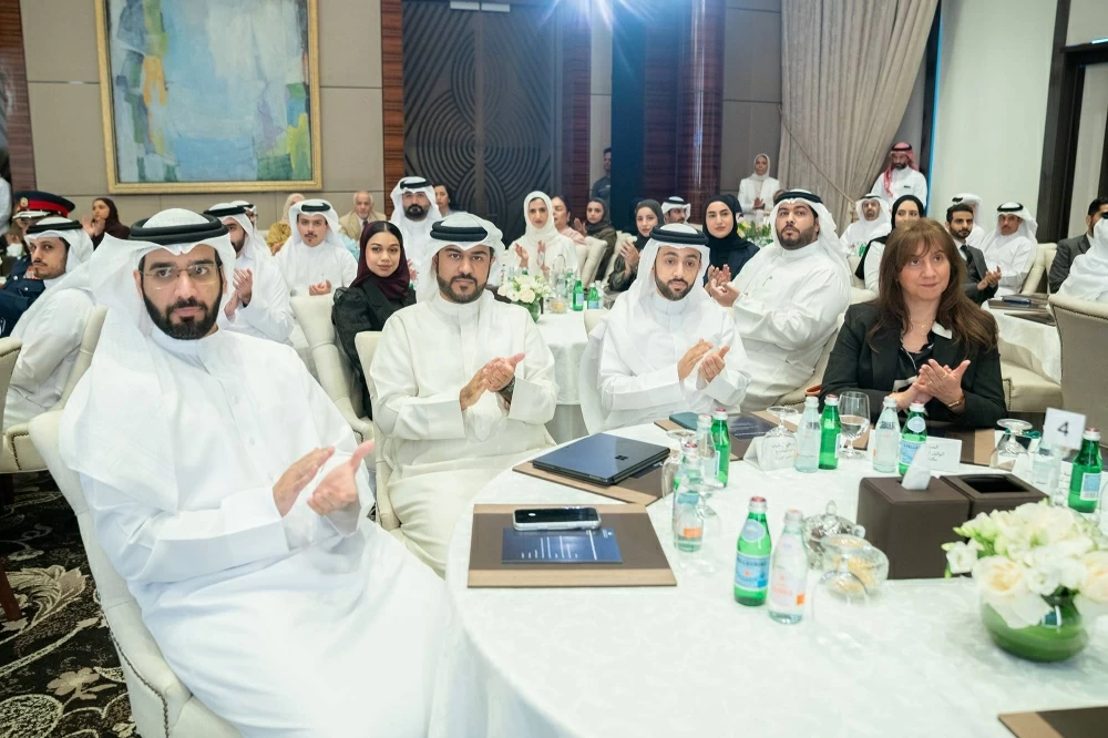 وزير ديوان رئيس الوزراء: الكوادر الوطنية أساس التطوير والتنمية والاستثمار فيهم وخلق الفرص أمامهم استثمار بالمستقبل