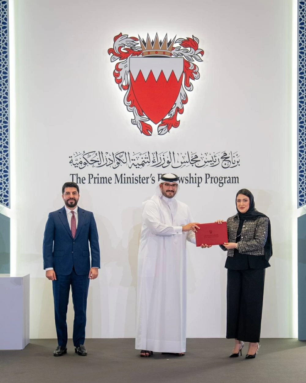 وزير ديوان رئيس الوزراء: الكوادر الوطنية أساس التطوير والتنمية والاستثمار فيهم وخلق الفرص أمامهم استثمار بالمستقبل