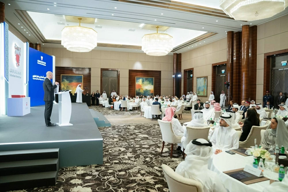 وزير ديوان رئيس الوزراء: الكوادر الوطنية أساس التطوير والتنمية والاستثمار فيهم وخلق الفرص أمامهم استثمار بالمستقبل