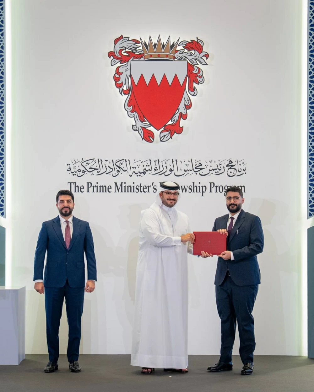 وزير ديوان رئيس الوزراء: الكوادر الوطنية أساس التطوير والتنمية والاستثمار فيهم وخلق الفرص أمامهم استثمار بالمستقبل