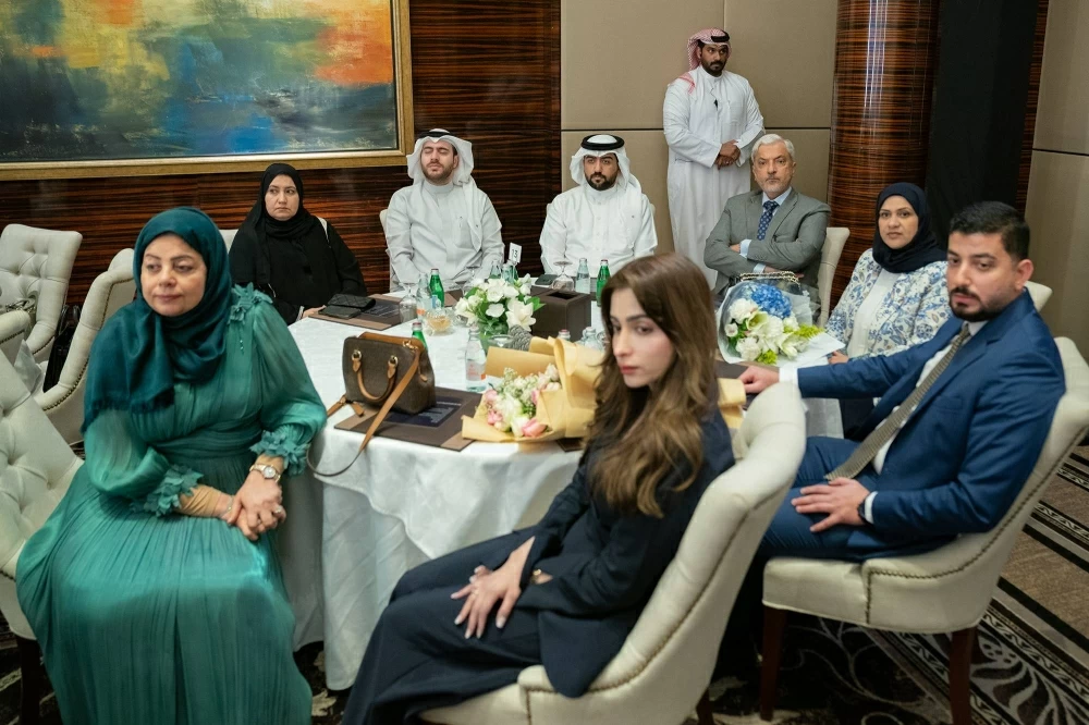 وزير ديوان رئيس الوزراء: الكوادر الوطنية أساس التطوير والتنمية والاستثمار فيهم وخلق الفرص أمامهم استثمار بالمستقبل