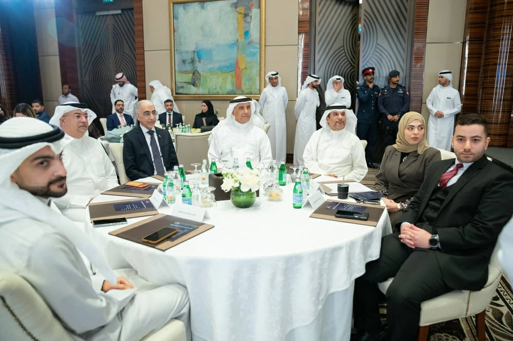 وزير ديوان رئيس الوزراء: الكوادر الوطنية أساس التطوير والتنمية والاستثمار فيهم وخلق الفرص أمامهم استثمار بالمستقبل
