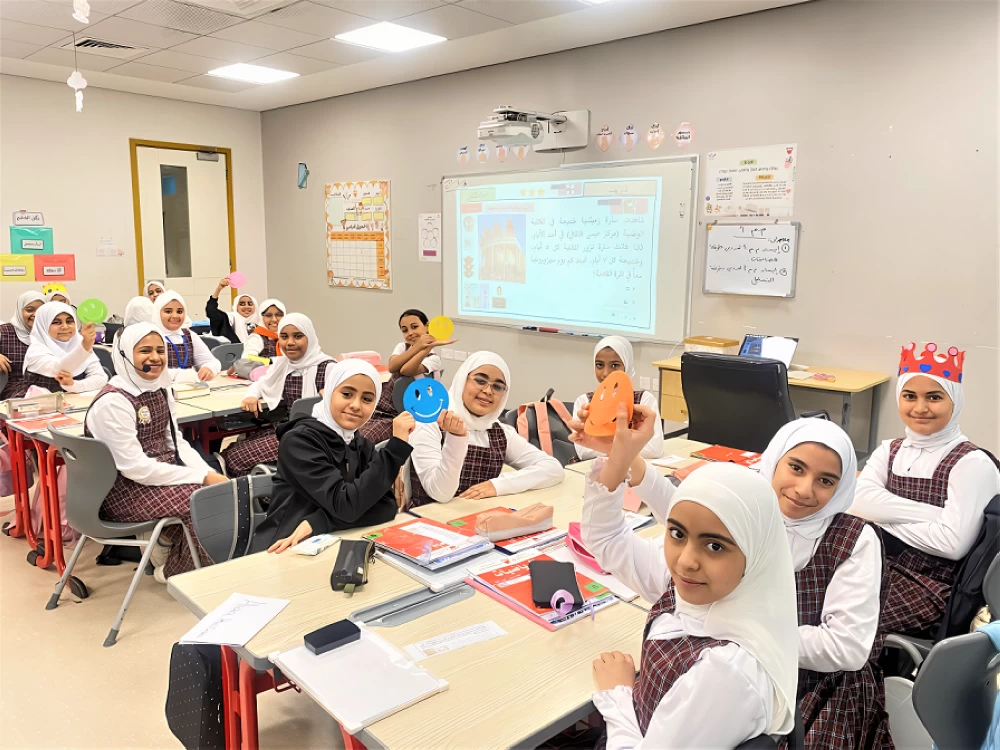 طالبات مدرسة المالكية: المعلمة سارة جعلت الرياضيات أقرب المواد إلى قلوبنا