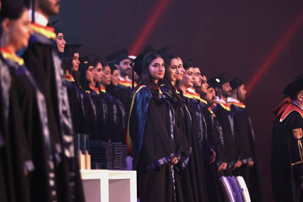 &laquo;BIBF&raquo; يحتفي بتخريج 80 طالباً وطالبة من برامج البكالوريوس لجامعة بانغور