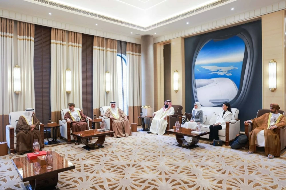 رئيسا مجلسي الشورى والنواب يستقبلان رئيس مجلس الشورى العماني