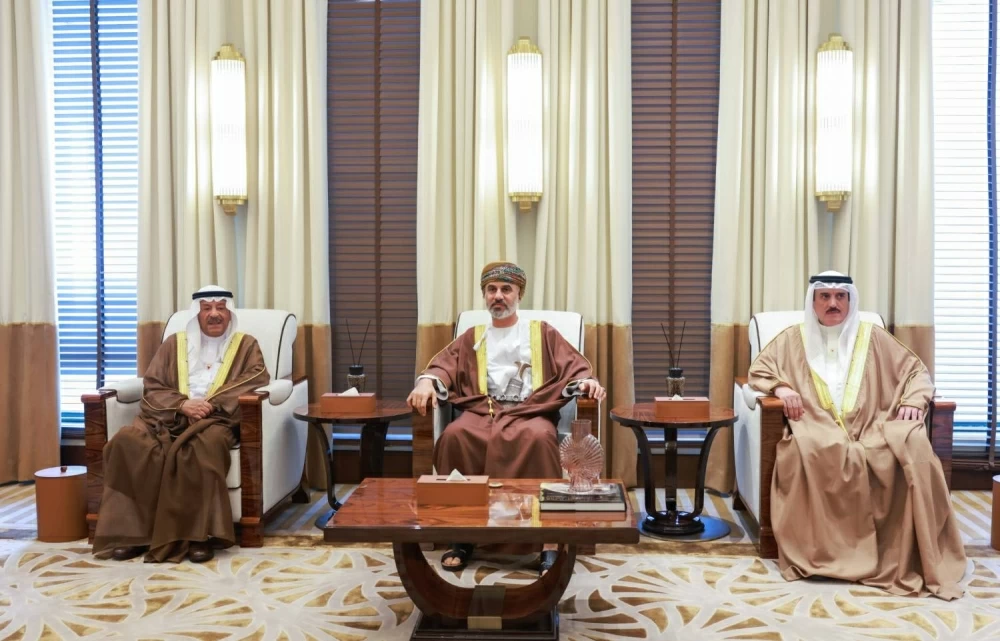 رئيسا مجلسي الشورى والنواب يستقبلان رئيس مجلس الشورى العماني