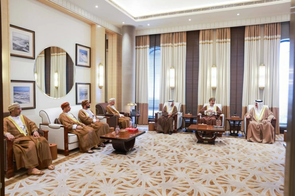 رئيسا مجلسي الشورى والنواب يستقبلان رئيس مجلس الشورى العماني