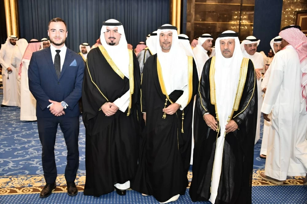 محمد بن دينه يحتفل بزفاف نجله راشد في أجواء بهيجة