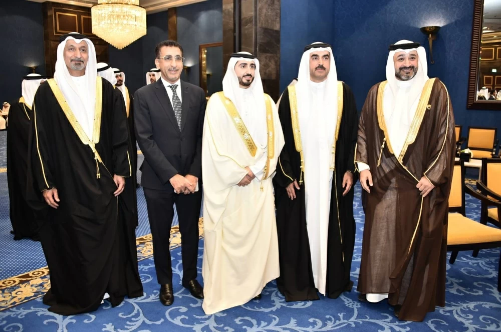 محمد بن دينه يحتفل بزفاف نجله راشد في أجواء بهيجة