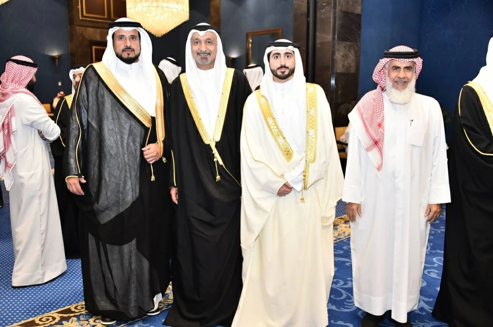 محمد بن دينه يحتفل بزفاف نجله راشد في أجواء بهيجة