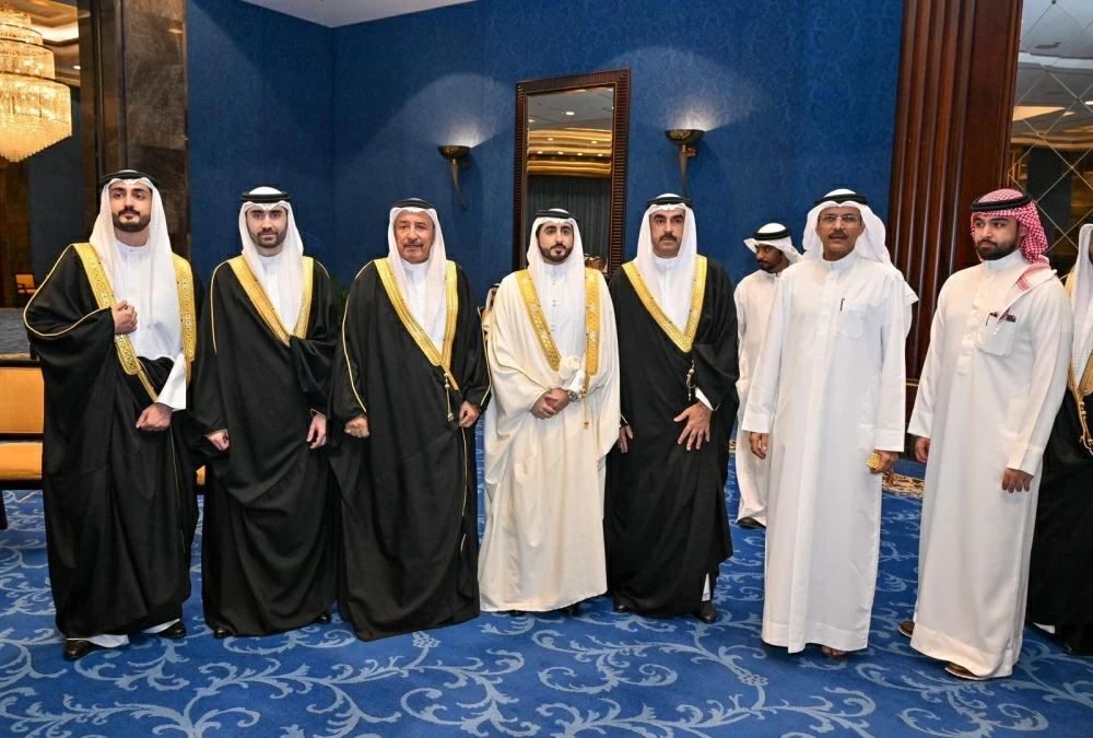 محمد بن دينه يحتفل بزفاف نجله راشد في أجواء بهيجة