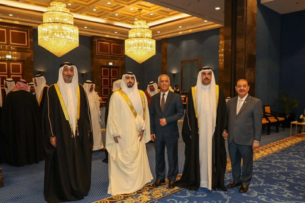 محمد بن دينه يحتفل بزفاف نجله راشد في أجواء بهيجة