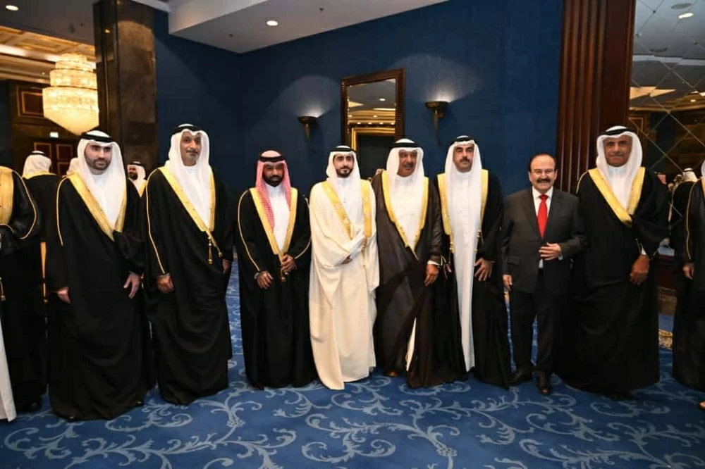 محمد بن دينه يحتفل بزفاف نجله راشد في أجواء بهيجة