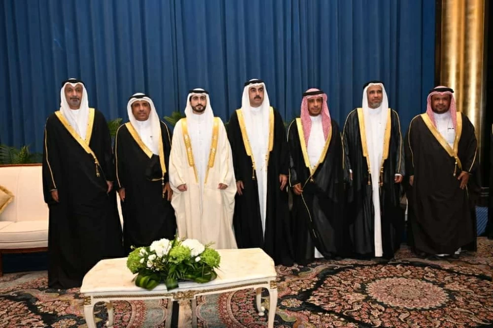 محمد بن دينه يحتفل بزفاف نجله راشد في أجواء بهيجة