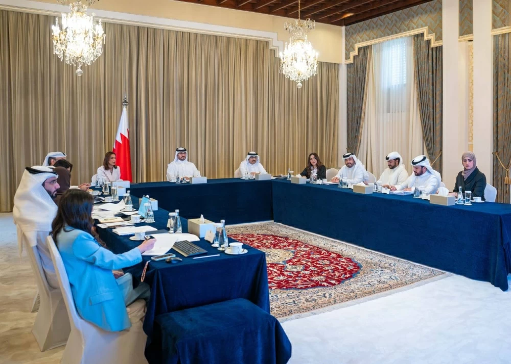 عيسى بن سلمان يترأس اجتماع مجلس أمناء وقف عيسى بن سلمان التعليمي الخيري