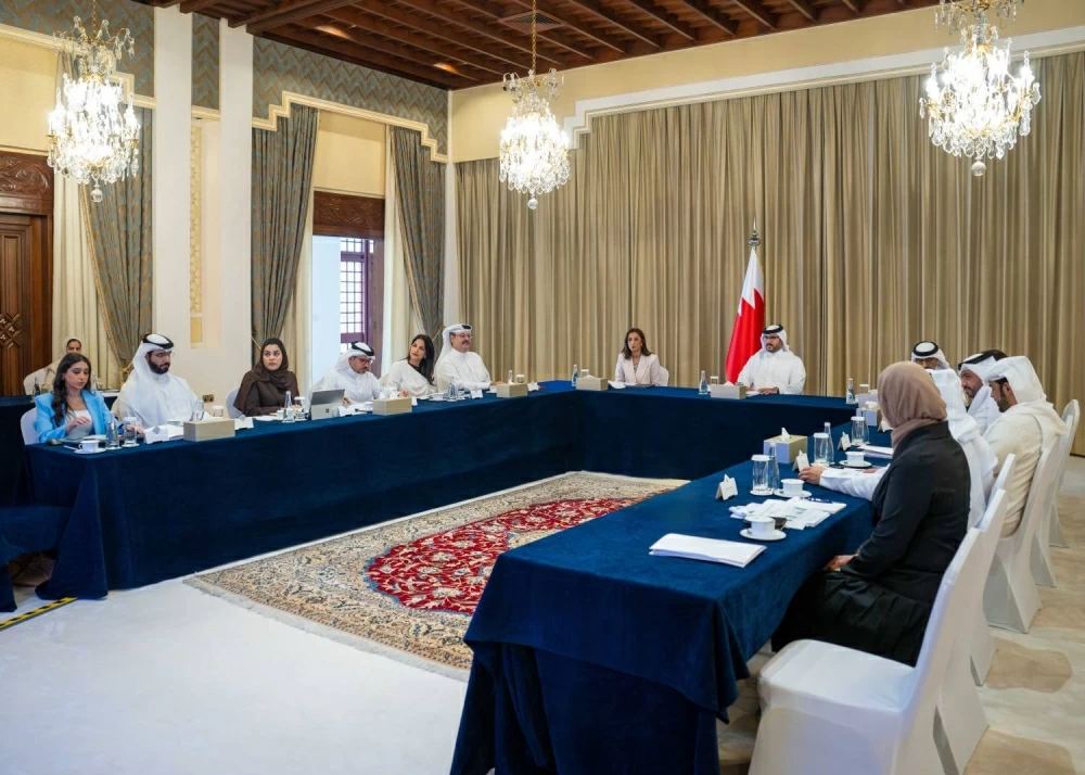 عيسى بن سلمان يترأس اجتماع مجلس أمناء وقف عيسى بن سلمان التعليمي الخيري