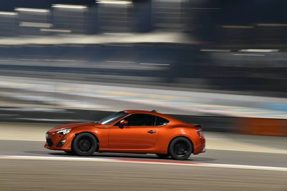 عشاق السرعة على موعد مع "الحلبة لك" الخميس في حلبة البحرين الدولية