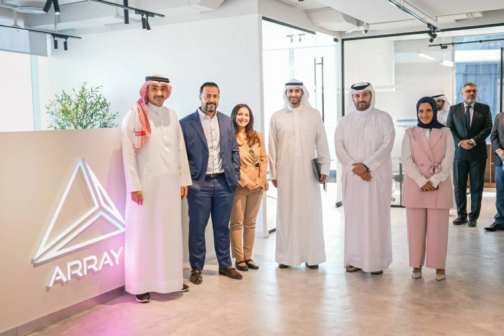 الرئيس التنفيذي لممتلكات يزور شركة "أري للابتكار"