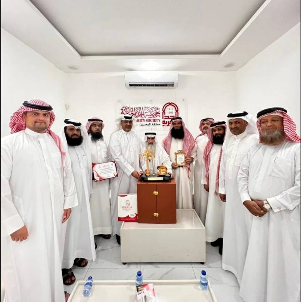 الحد الخيرية تجدد العضوية الفخرية للوجيه يوسف الذوادي