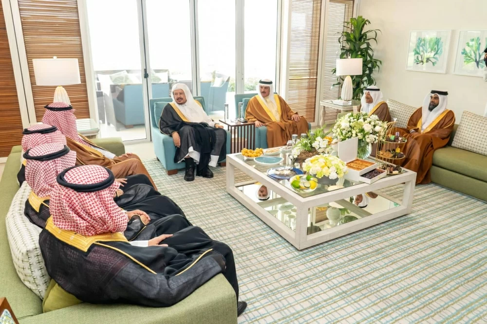 رئيس مجلس الشورى السعودي يصل البحرين للمشاركة في اجتماع رؤساء البرلمانات الخليجية غدًا