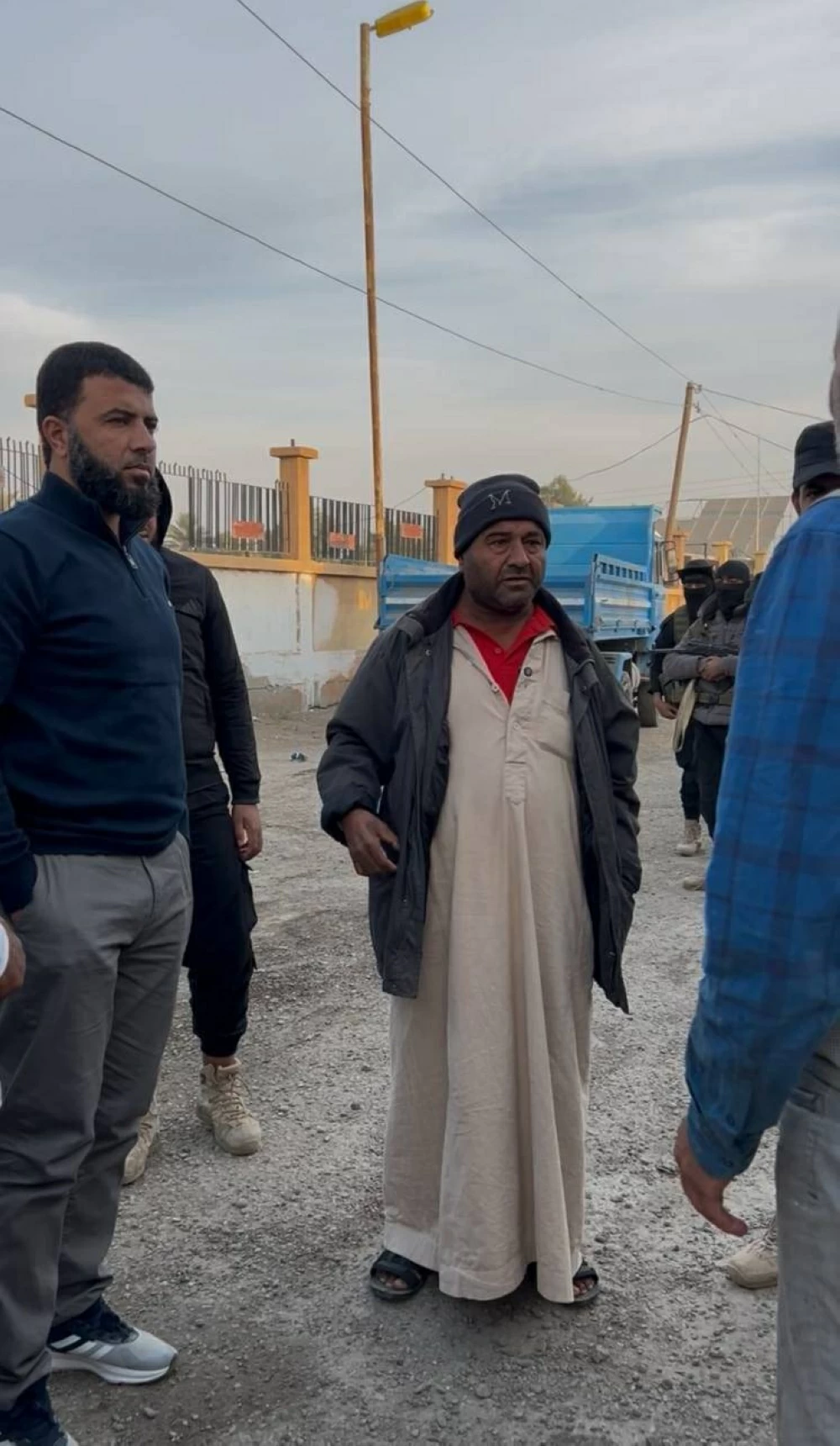 تفاعل رسمي مع قضية تنمُّر على عامل نظافة في دير الزور (فيديو)