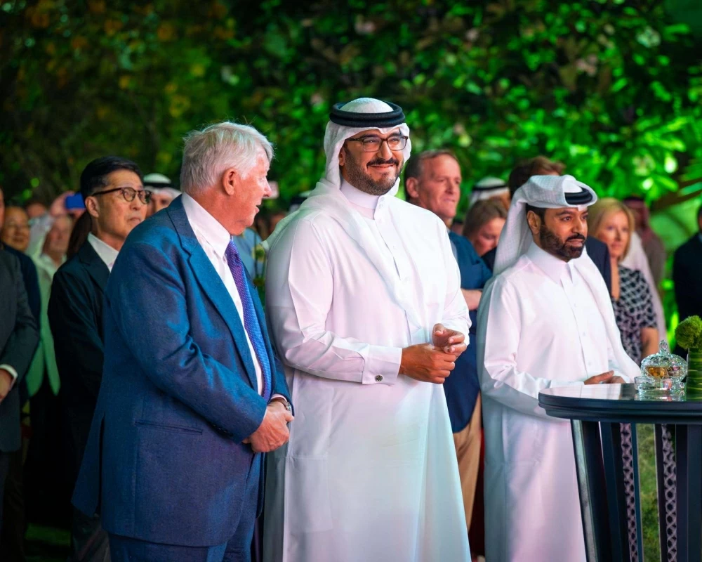 عيسى بن سلمان يشهد قرعة الجياد العالمية المشاركة في النسخة الـ7 من سباق كأس البحرين الدولي للخيل