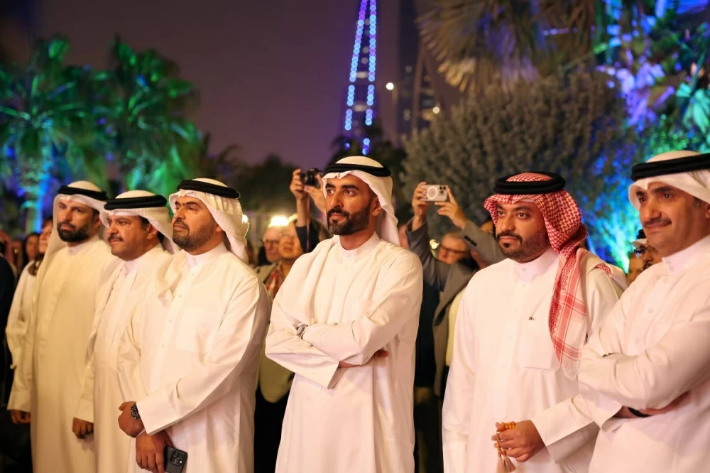 عيسى بن سلمان يشهد قرعة الجياد العالمية المشاركة في النسخة الـ7 من سباق كأس البحرين الدولي للخيل