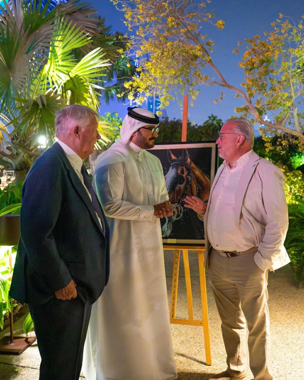 عيسى بن سلمان يشهد قرعة الجياد العالمية المشاركة في النسخة الـ7 من سباق كأس البحرين الدولي للخيل