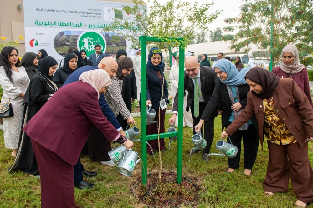 تدشين مشروع تشجير في جامعة البحرين ضمن الحملة الوطنية لتعزيز الاستدامة البيئية