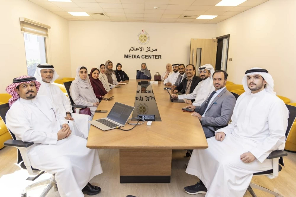 لجنة الابتكار بوزارة الأشغال تزور مركز الإبداع السحابي بجامعة البحرين للاطلاع على التجارب التقنية