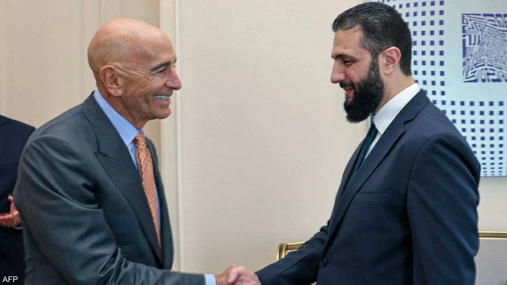 بعد زيارة الشرع إلى واشنطن.. توم باراك &laquo;الخطوة التالية&raquo; هي إلغاء &laquo;قانون قيصر&raquo;