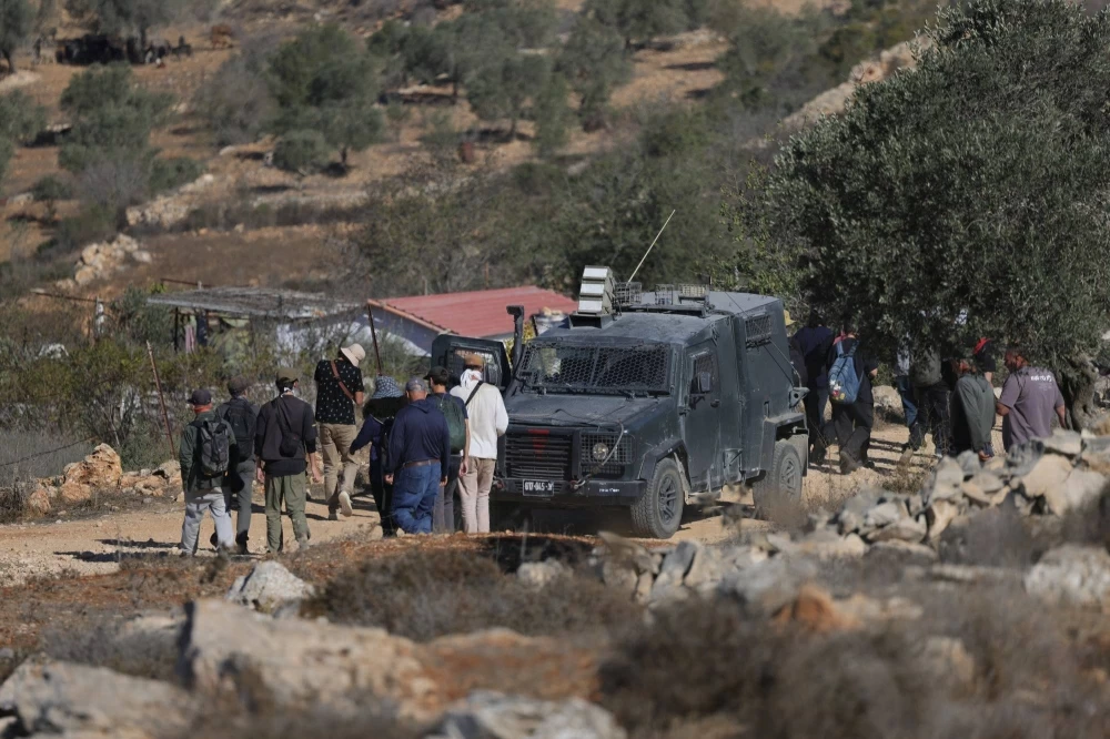 مستوطنون يحرقون مسجداً في الضفة وسط مخاوف من تأثير العنف على غزة