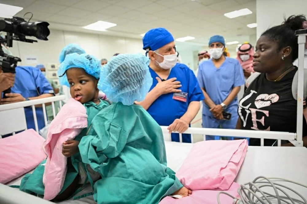 السعودية.. نجاح فصل التوأم السيامي الجامايكي &laquo;أزاريا وأزورا&raquo; في الرياض