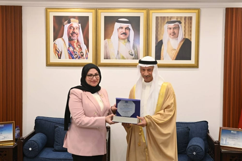 محافظ الشمالية يشيد بالكوادر الطبية البحرينية في يوم الطبيب البحريني