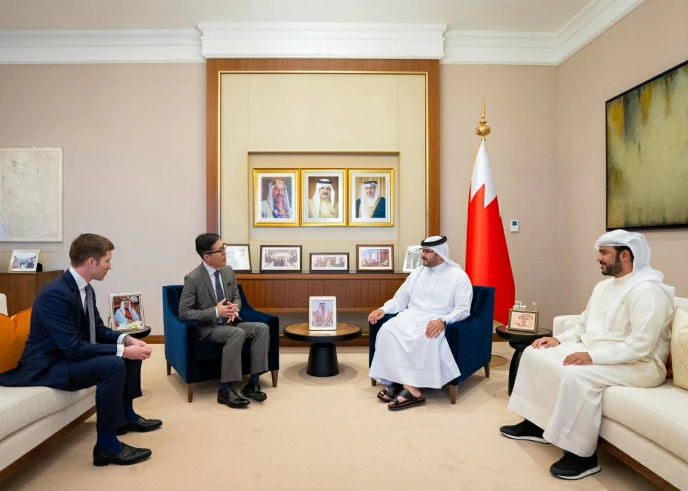 وزير ديوان رئيس الوزراء رئيس الهيئة العليا لنادي راشد للفروسية يلتقي مستشار &laquo;سباقات الخيل اليابانية&raquo;