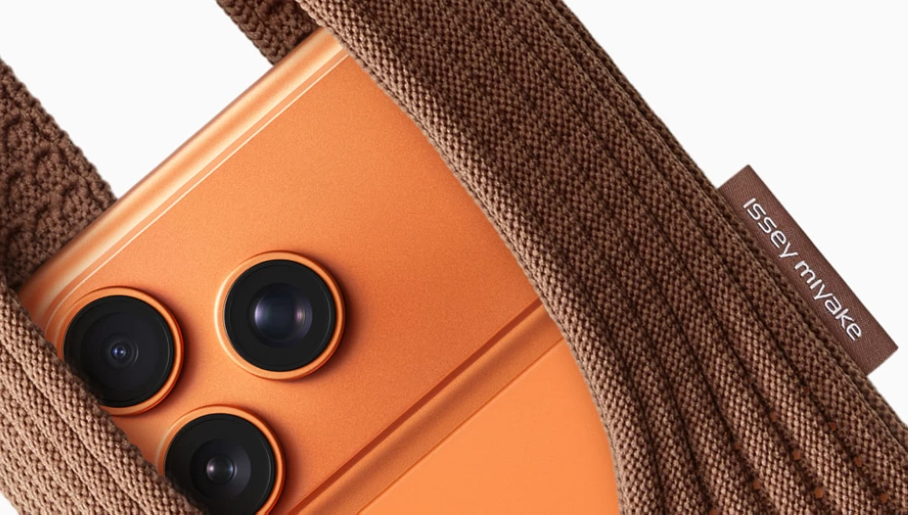 &laquo;آيفون بوكيت&raquo; الجديد من &laquo;آبل&raquo; يتعرض لموجة سخرية على الإنترنت