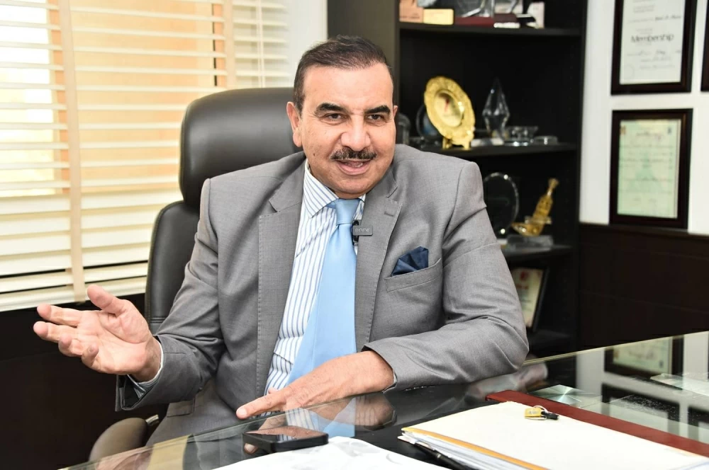 فيصل الناصر يسرد مسيرة حياته لـ&laquo;الوطن&raquo;: من أشرعة &laquo;البوم&raquo; لأجنحة طائرة حربية.. رحلات العمر بين موج التجارة ونار الحرب